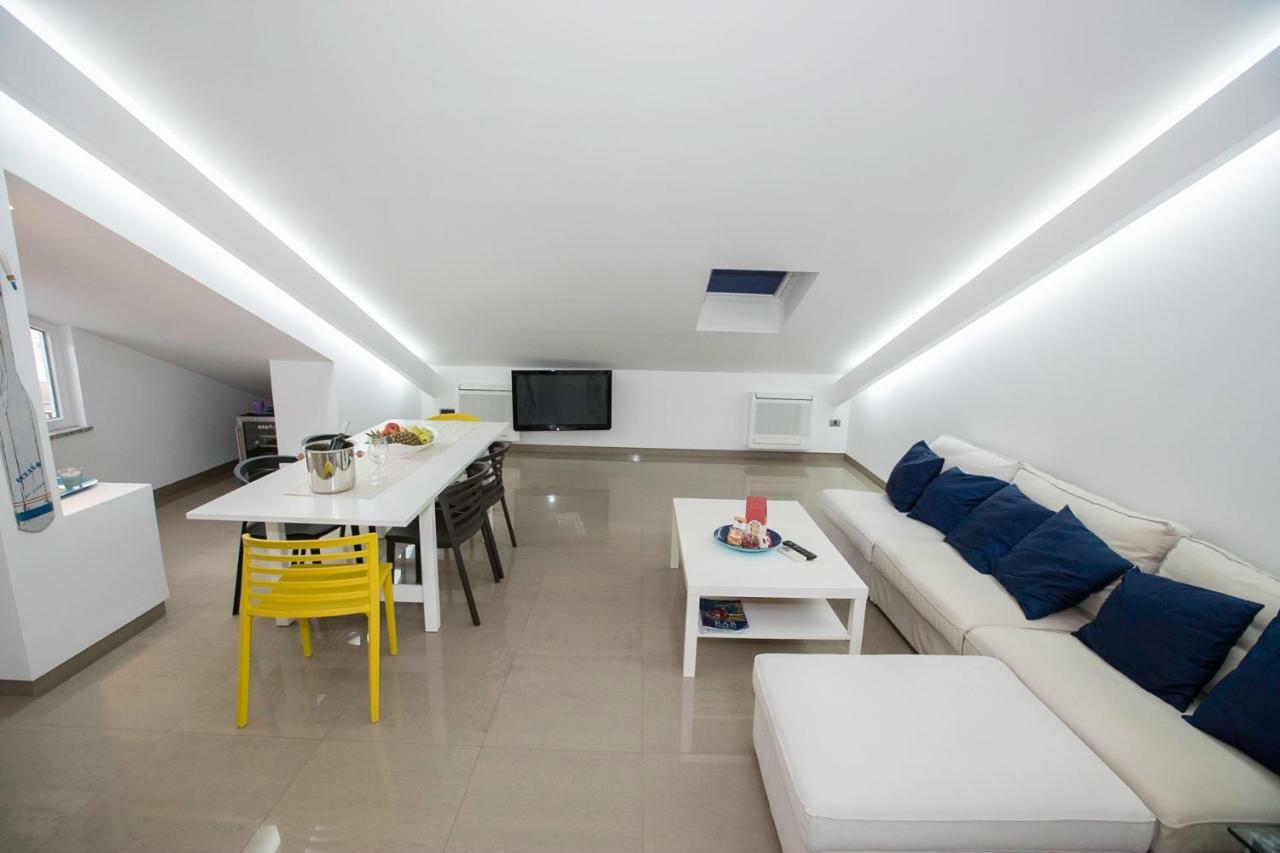 Apartment Sanja Rab Town Exterior foto